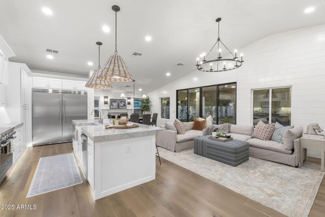 5507 E KINGS Avenue, Scottsdale, AZ 85254