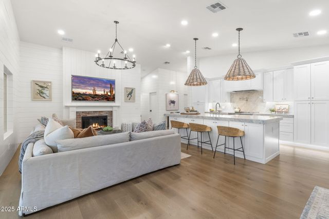 5507 E KINGS Avenue, Scottsdale, AZ 85254