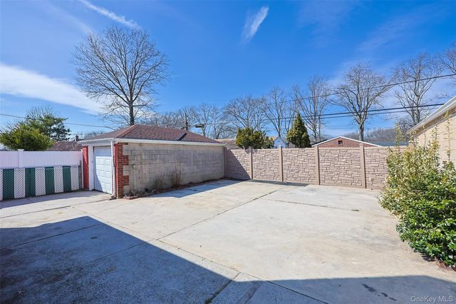 22447 76th Road, Oakland Gardens, NY 11364