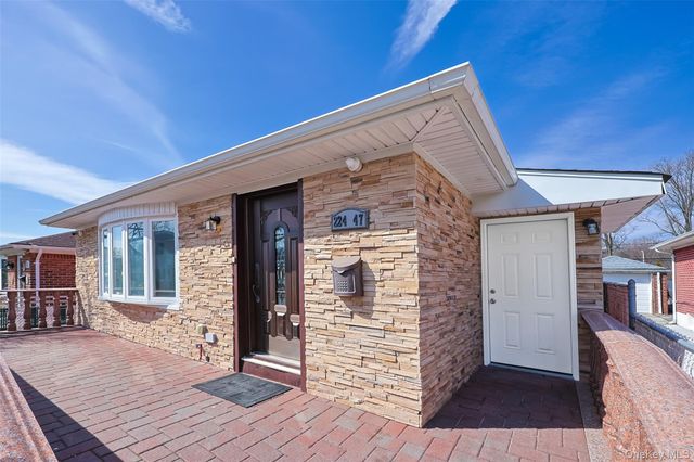 22447 76th Road, Oakland Gardens, NY 11364