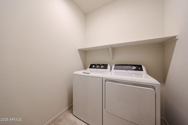 7106 W Hedge Hog Place, Peoria, AZ 85383