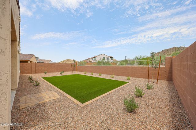 7106 W Hedge Hog Place, Peoria, AZ 85383