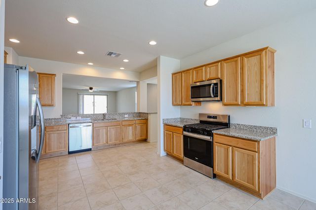 7106 W Hedge Hog Place, Peoria, AZ 85383