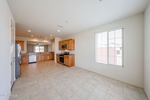 7106 W Hedge Hog Place, Peoria, AZ 85383