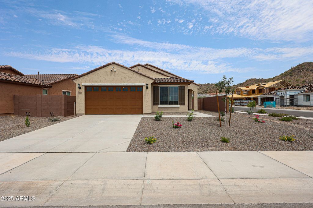 7106 W Hedge Hog Place, Peoria, AZ 85383