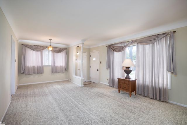 20424 Sunnydale Street, St Clair Shores, MI 48081