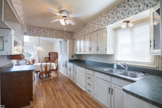 20424 Sunnydale Street, St Clair Shores, MI 48081