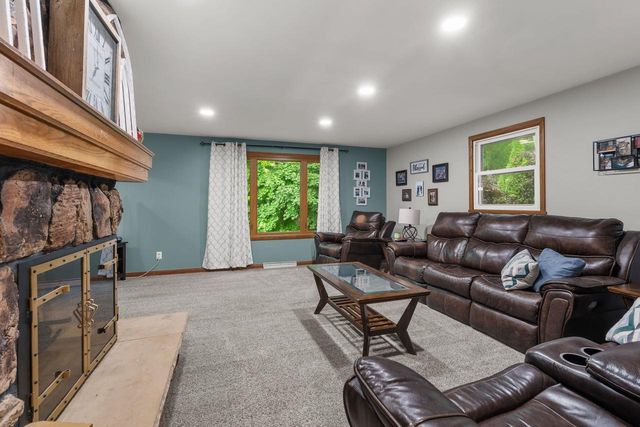 1708 THELEN AVENUE, Kaukauna, WI 54130