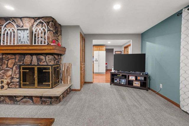 1708 THELEN AVENUE, Kaukauna, WI 54130
