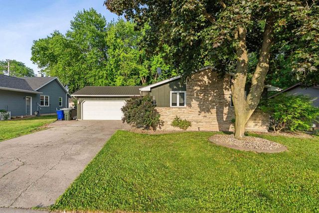 1708 THELEN AVENUE, Kaukauna, WI 54130