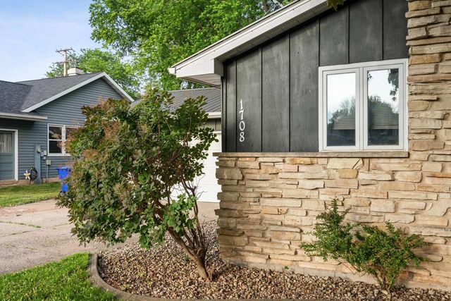 1708 THELEN AVENUE, Kaukauna, WI 54130