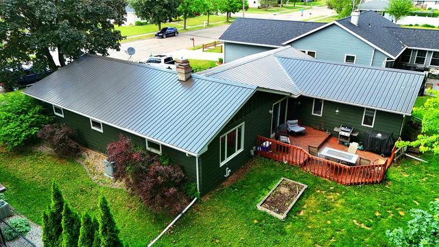 1708 THELEN AVENUE, Kaukauna, WI 54130