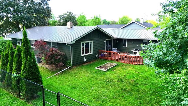 1708 THELEN AVENUE, Kaukauna, WI 54130