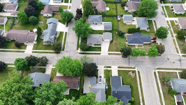 1708 THELEN AVENUE, Kaukauna, WI 54130