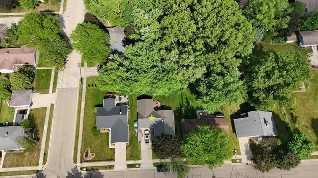 1708 THELEN AVENUE, Kaukauna, WI 54130