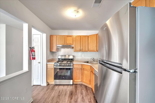 11 Esplanade Way, Bayville, NJ 08721