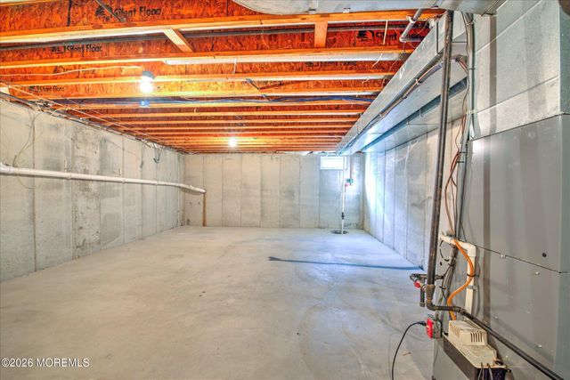 11 Esplanade Way, Bayville, NJ 08721