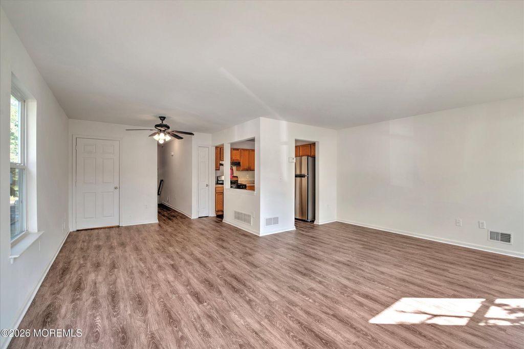 11 Esplanade Way, Bayville, NJ 08721