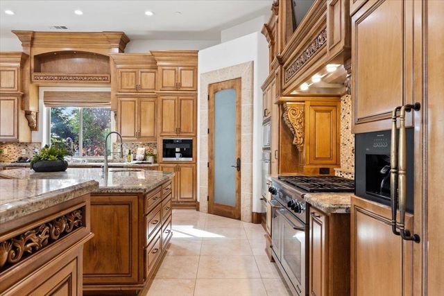 211 Rua Esperanza, Lincoln, CA 95648