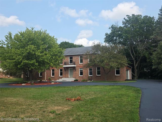 1210 Springborrow Drive, Flint Charter Township, MI 48532