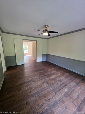 1210 Springborrow Drive, Flint Charter Township, MI 48532