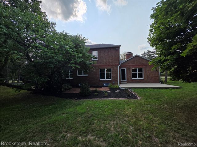 1210 Springborrow Drive, Flint Charter Township, MI 48532