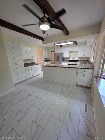 1210 Springborrow Drive, Flint Charter Township, MI 48532
