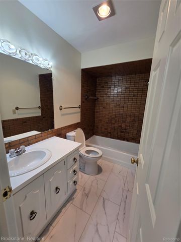1210 Springborrow Drive, Flint Charter Township, MI 48532