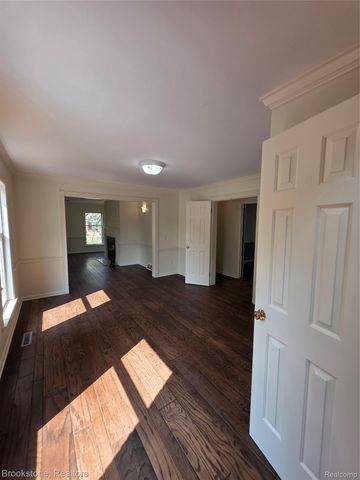 1210 Springborrow Drive, Flint Charter Township, MI 48532