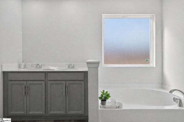 12 Torwood Street, Fountain Inn, SC 29644