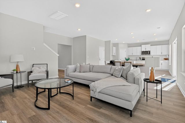 12 Torwood Street, Fountain Inn, SC 29644