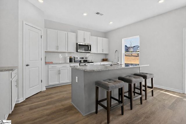 12 Torwood Street, Fountain Inn, SC 29644