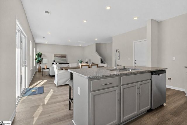 12 Torwood Street, Fountain Inn, SC 29644