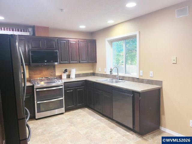 1023 Limelight Av NW, Salem, OR 97304