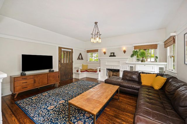 2027 Sloat Way, Sacramento, CA 95818