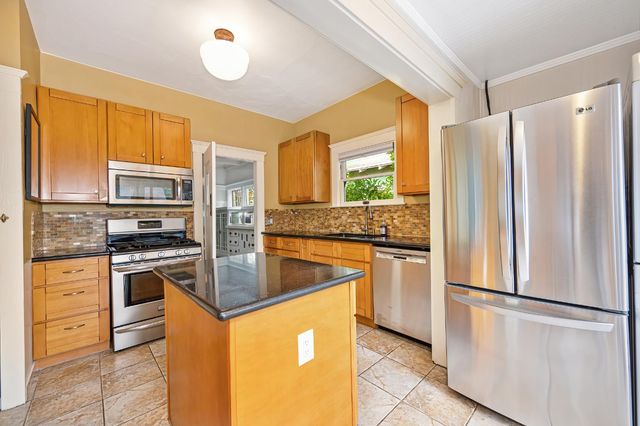 2027 Sloat Way, Sacramento, CA 95818