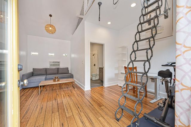 2027 Sloat Way, Sacramento, CA 95818