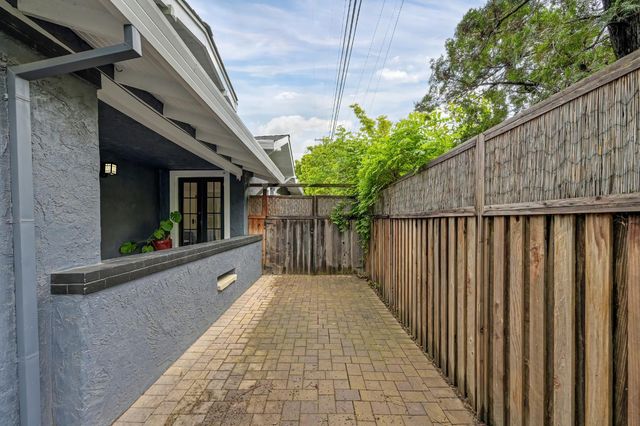 2027 Sloat Way, Sacramento, CA 95818