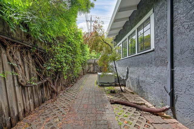 2027 Sloat Way, Sacramento, CA 95818