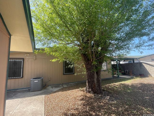 4830 Castle Bridge, San Antonio, TX 78218
