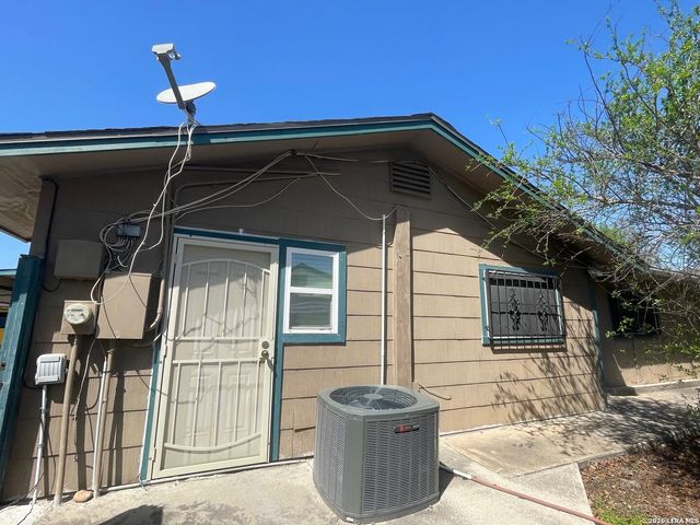 4830 Castle Bridge, San Antonio, TX 78218