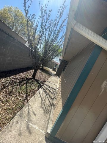 4830 Castle Bridge, San Antonio, TX 78218