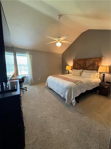 5613 NW Moonlight Meadow Court, Lee's Summit, MO 64064