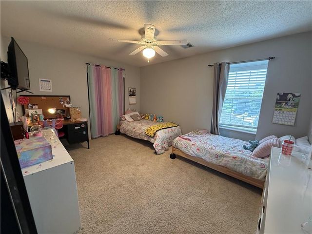 5613 NW Moonlight Meadow Court, Lee's Summit, MO 64064