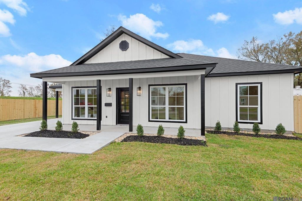 105 Oak St, Donaldsonville, LA 70346