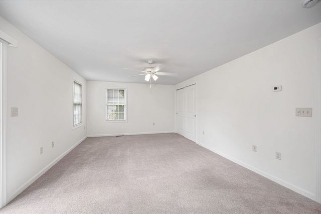 24 Royal Ave 24, Dracut, MA 01826