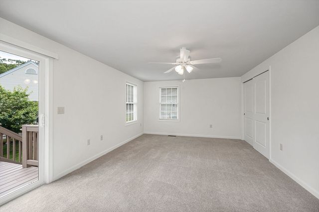 24 Royal Ave 24, Dracut, MA 01826
