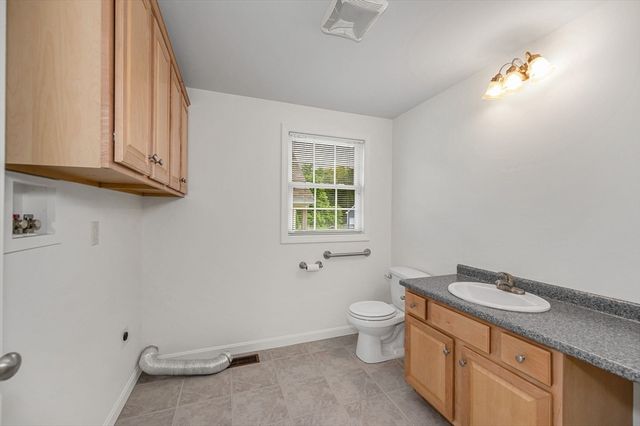24 Royal Ave 24, Dracut, MA 01826