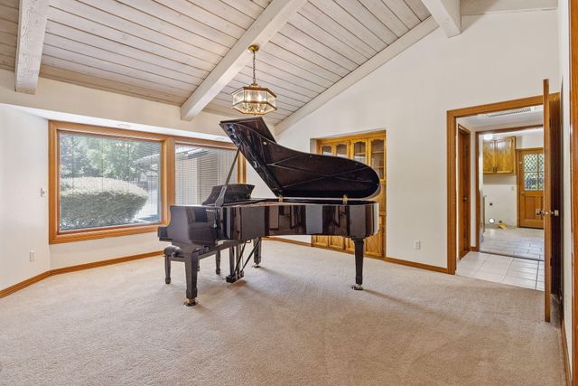 676 Sol Road, Visalia, CA 93292