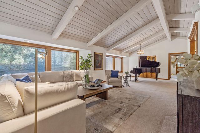 676 Sol Road, Visalia, CA 93292